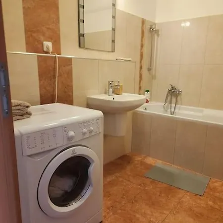 아파트 Modern Flat, Balcony, Garage