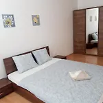 Modern Flat, Balcony, Garage Daire Bratislava